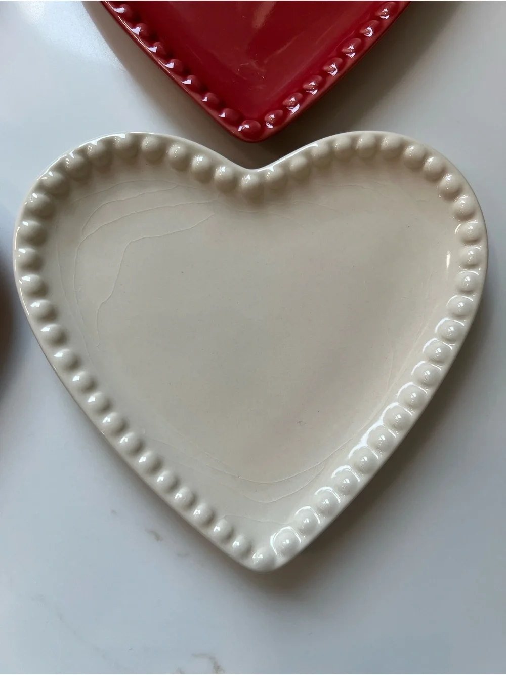 Williams Sonoma Heart Shaped Ceramic Dessert Plates (4) in original box - Picture 8 of 9